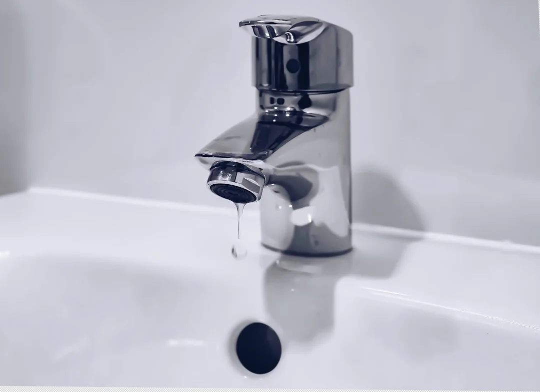 Joint de bonde de douche avec risque de fuite sous le receveur