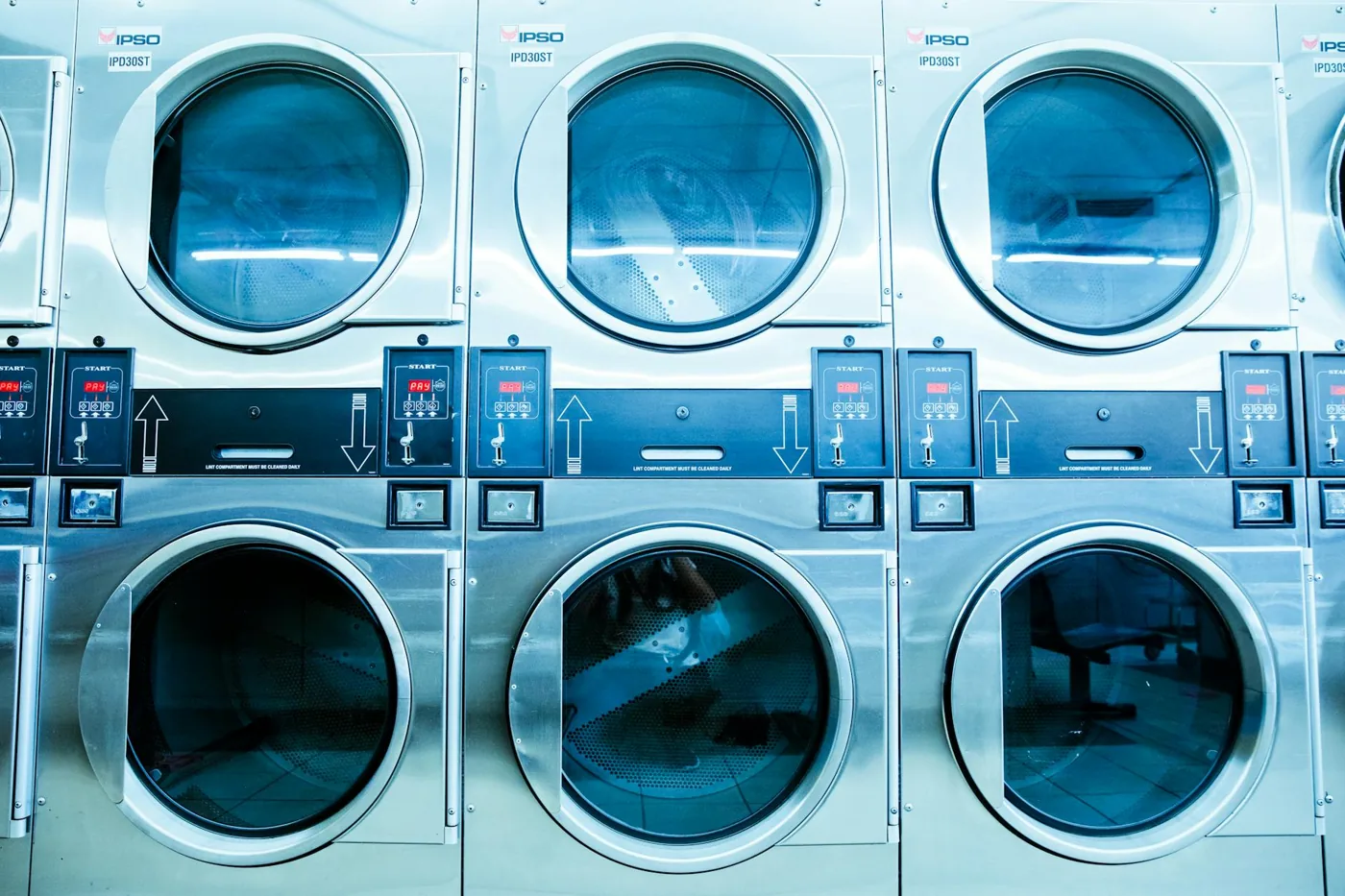Fuite arrivée eau machine à laver derrière un lave-linge