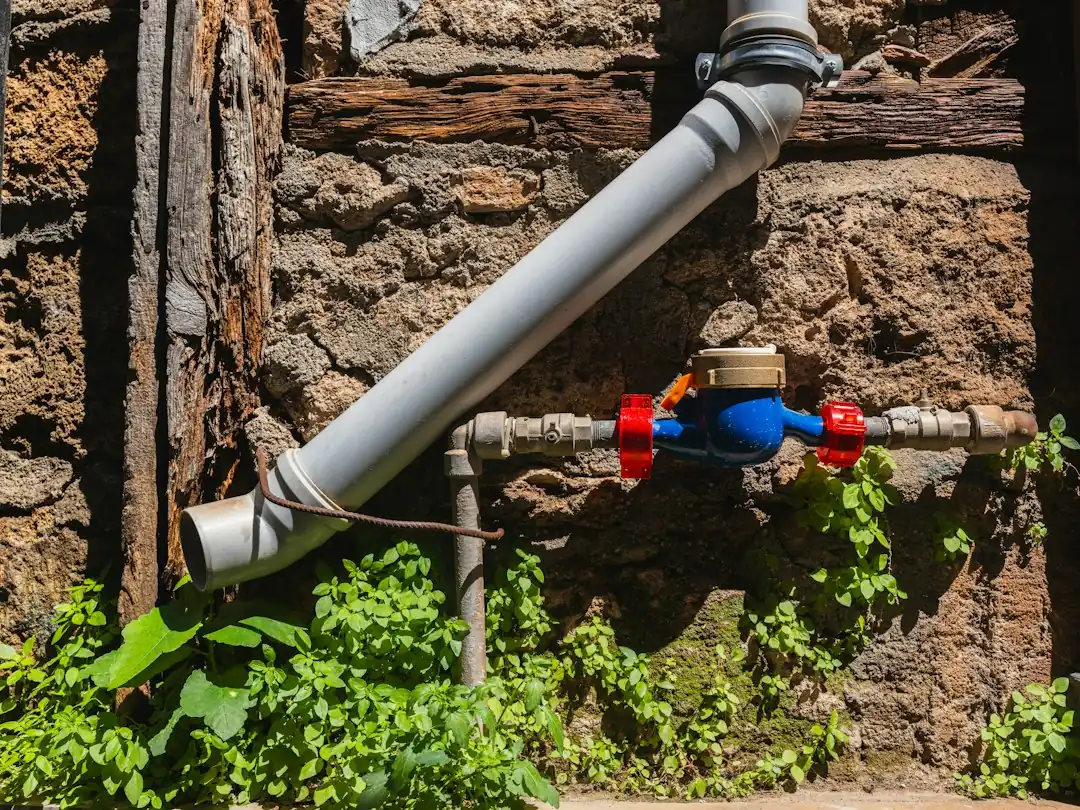 Détection de fuite sans casse avec contrôle humidité dans un logement à Bron